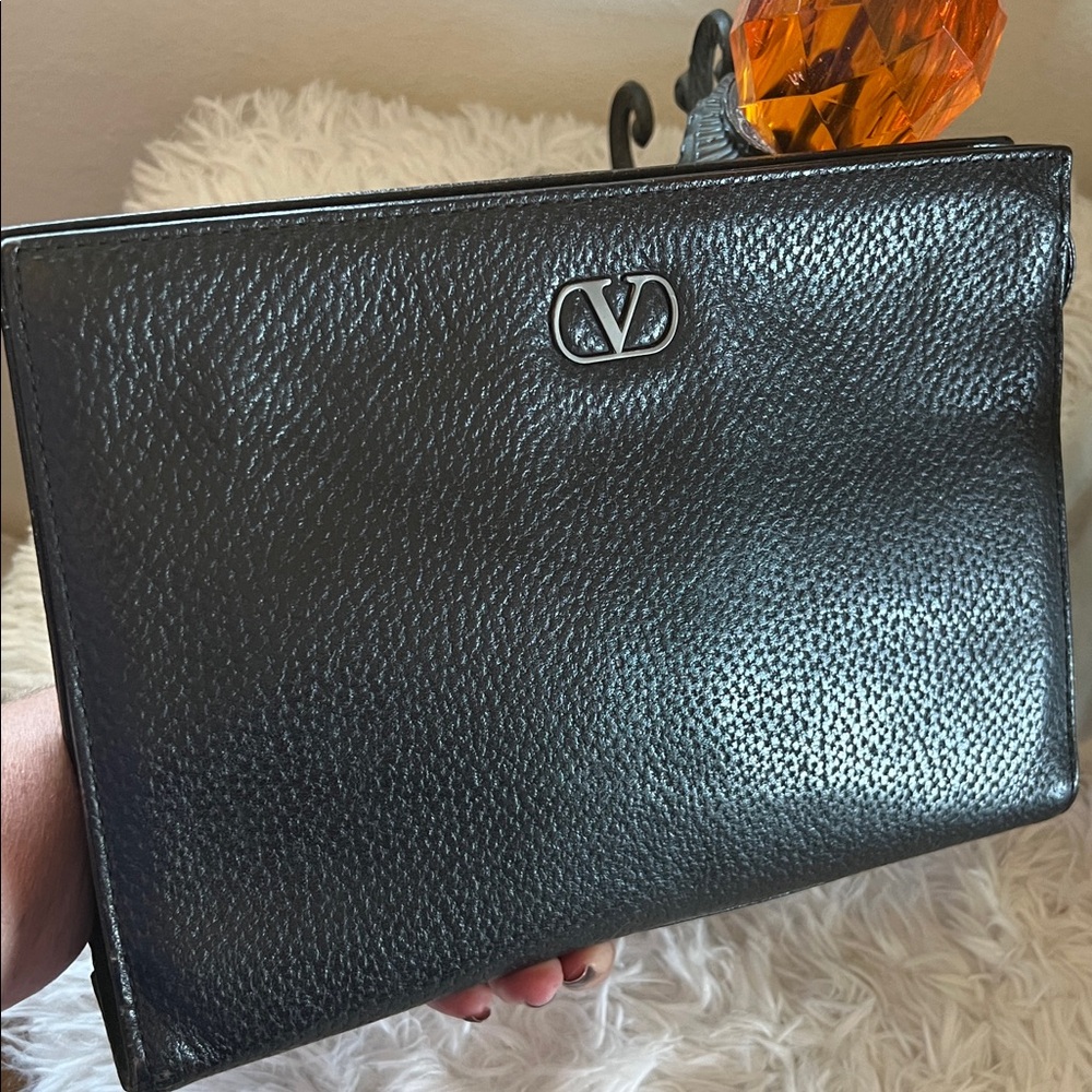 VALENTINO GARAVANI VLogo Black Cowhide Pebbled Leather Structured Clutch